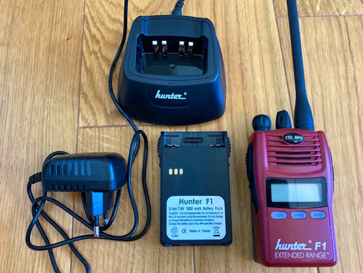 Jaktradio hunter f1 155 mhz med headset