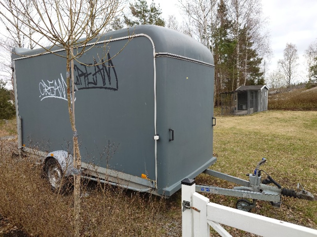 Skåpsläp 11 kvm med ramp