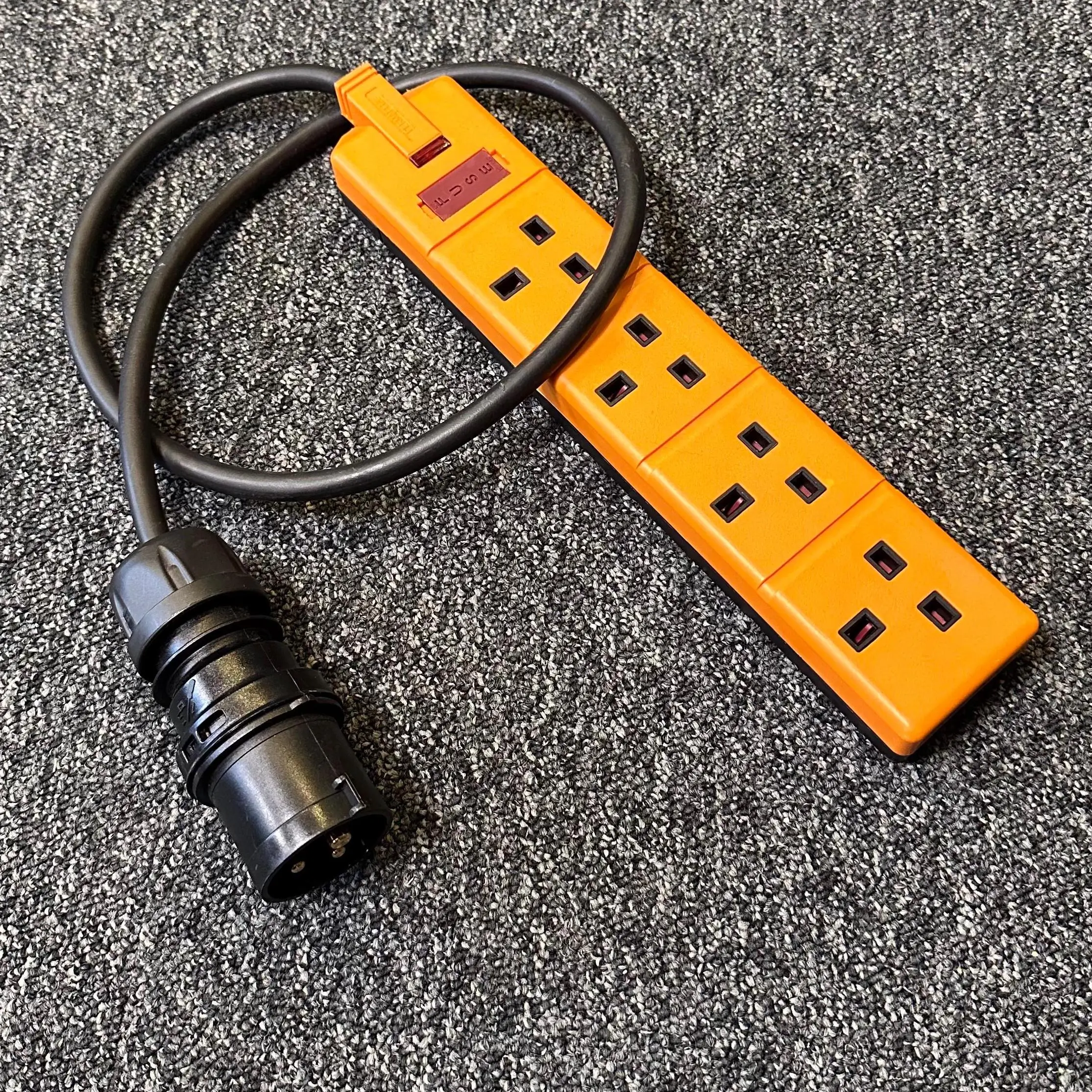  16a 16amp to 4 gang 13a trailing socket