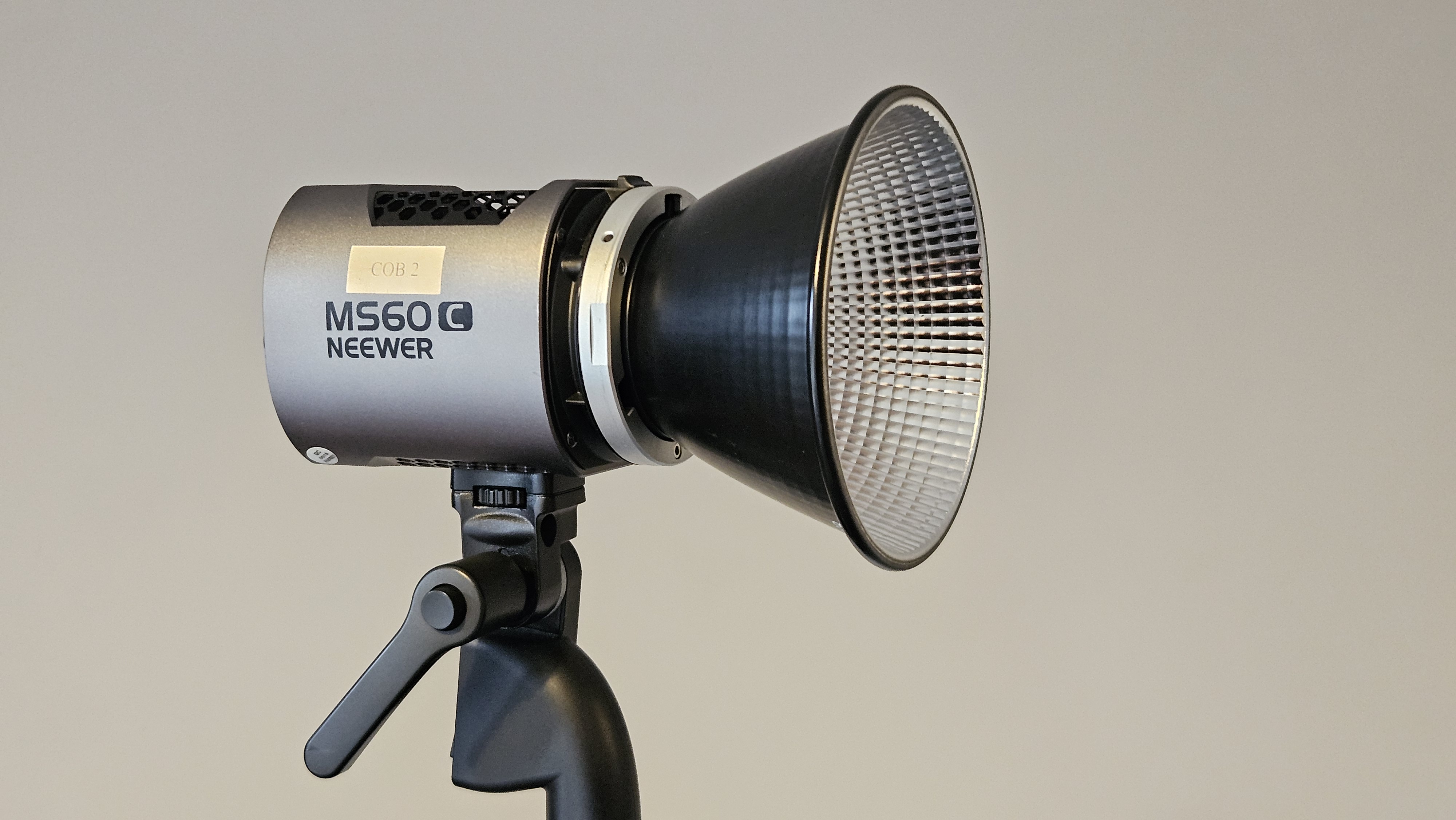Neewer ms60c full rgb 65w led spotlight