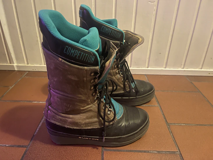 Snowboard-boots i skinn, ca storlek 40-41