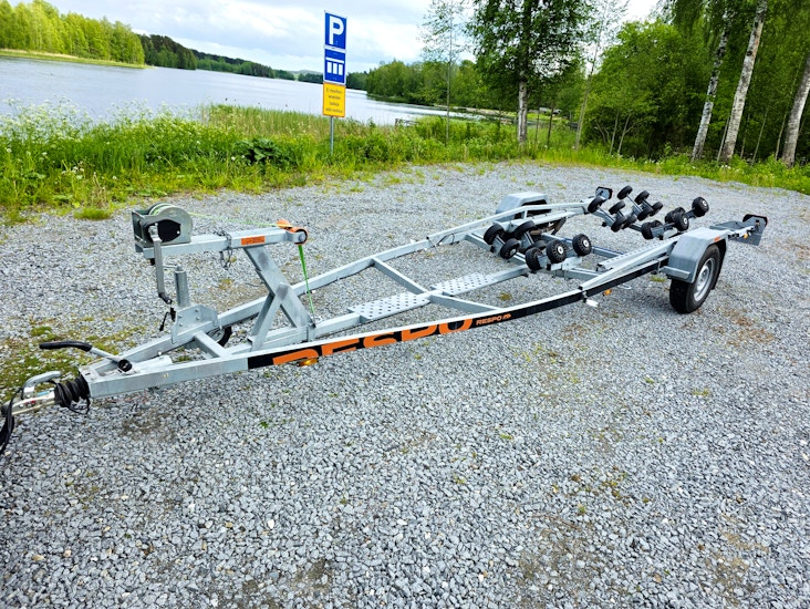 Respo 1800 -venetraileri multirullilla – hattula