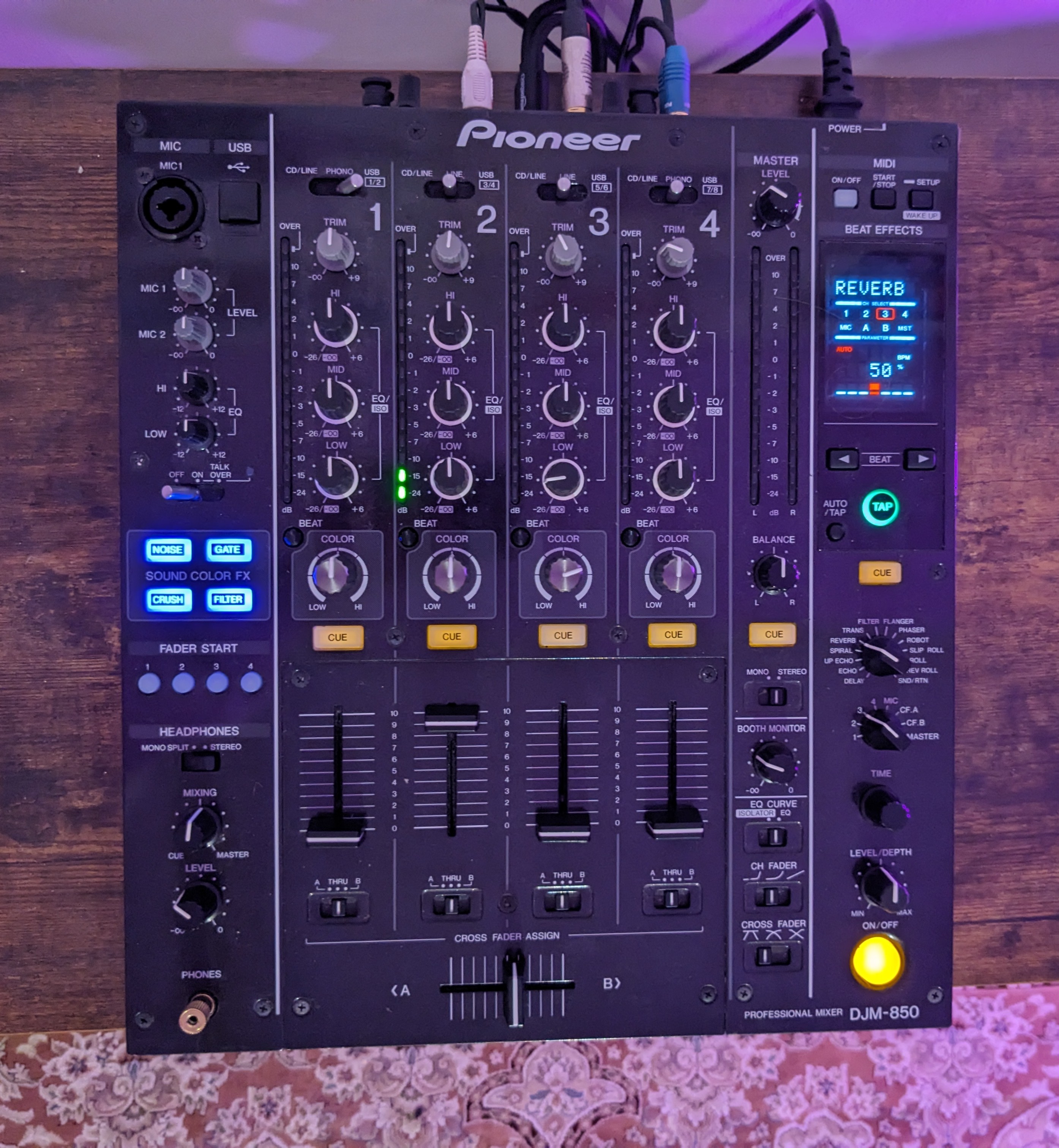Pioneer 4-channel dj mixer (w/ deck saver) djm-850