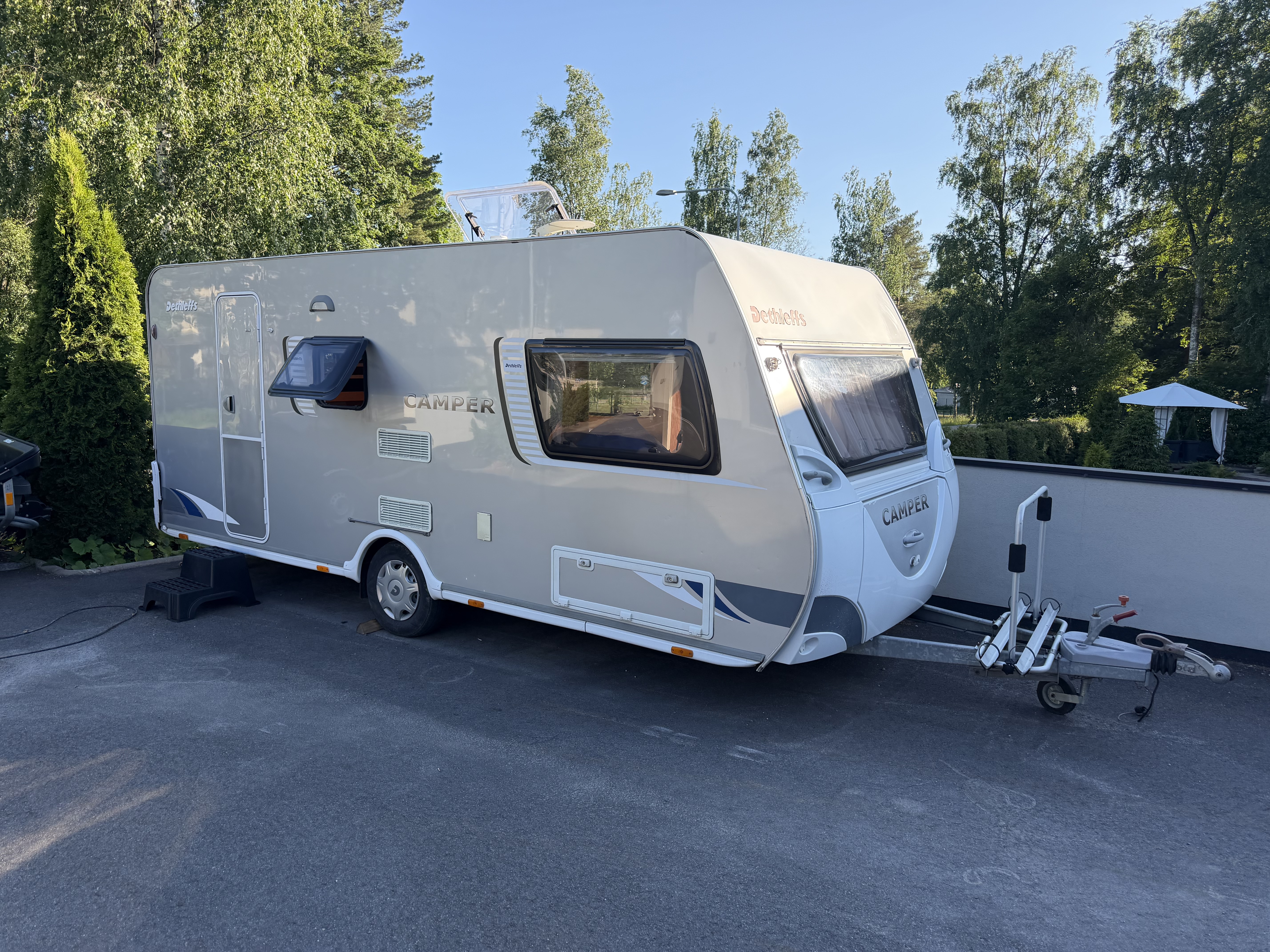 Vuokrataan asuntovaunu
