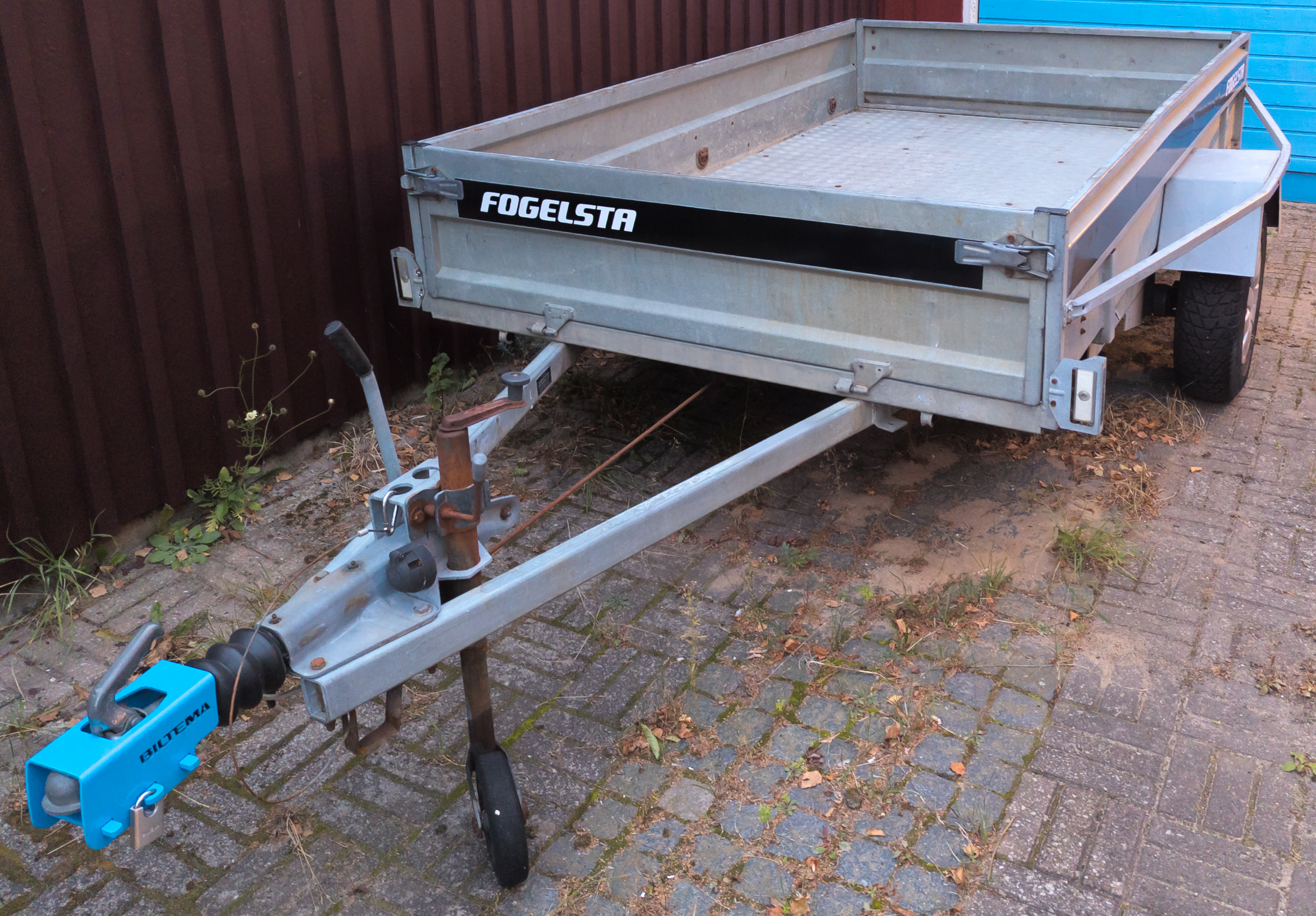 Rejält fogelsta flaksläp 1000 kg