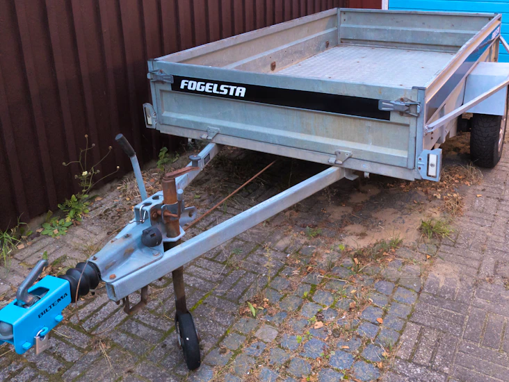 Rejält fogelsta flaksläp 1000 kg