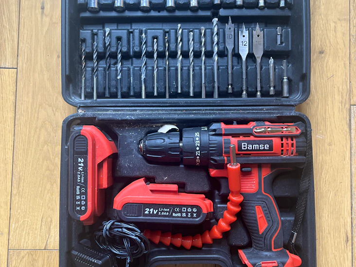 Cordless drill set