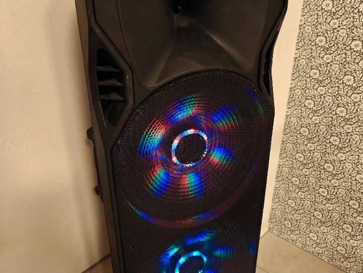 Högtalare till studentflaket halmstad