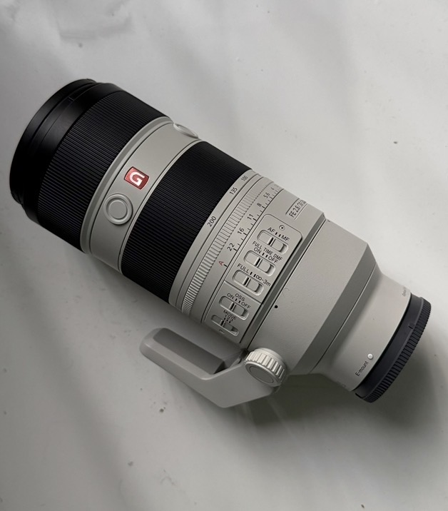 Sony 70-200 zoom lens