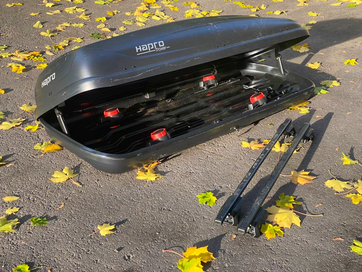 Hapro suksiboksi kiinnikkeillä