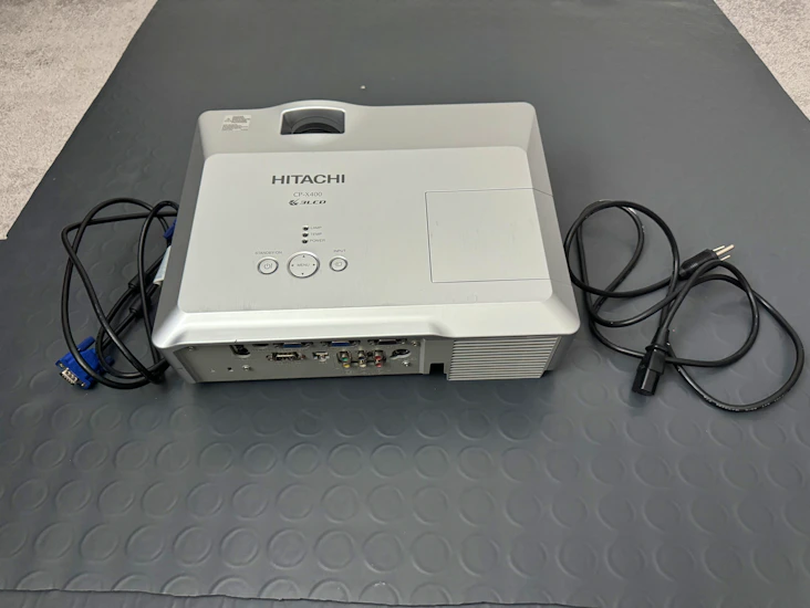 Hitachi cp-x400 projector