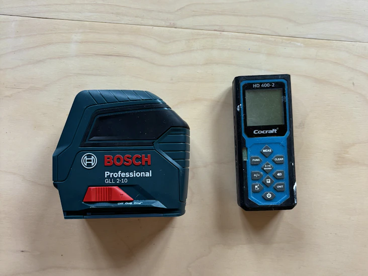 Krysslaser och avståndsmätare