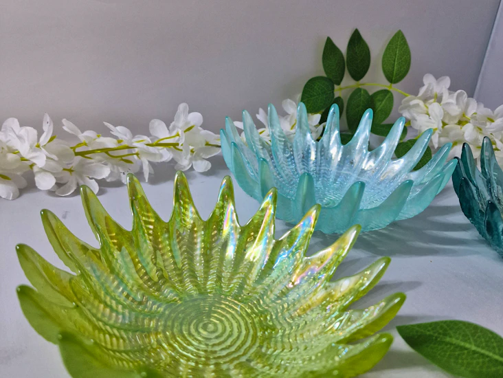 5 x glass decorative bowl