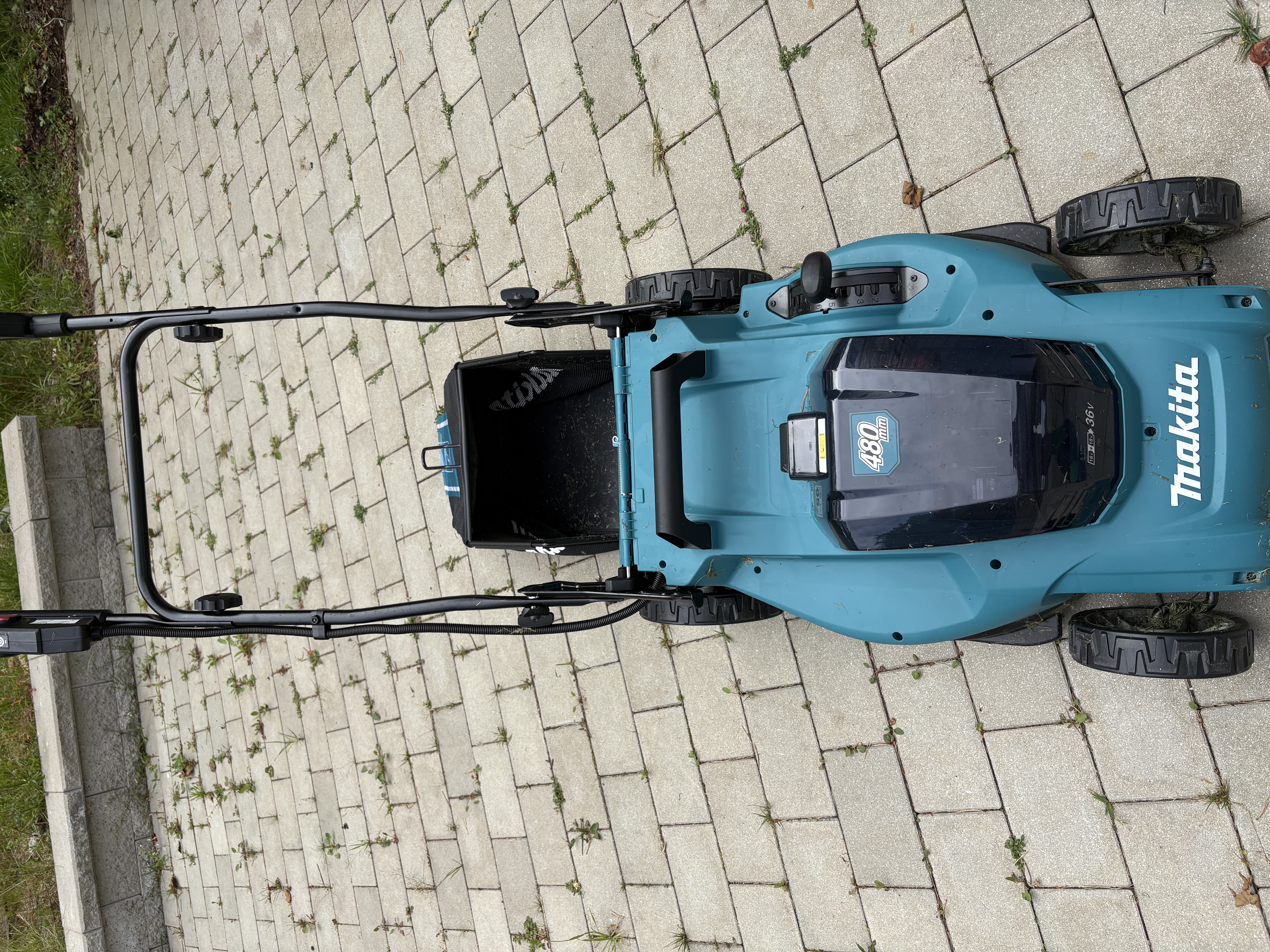 Makita batterigräsklippare