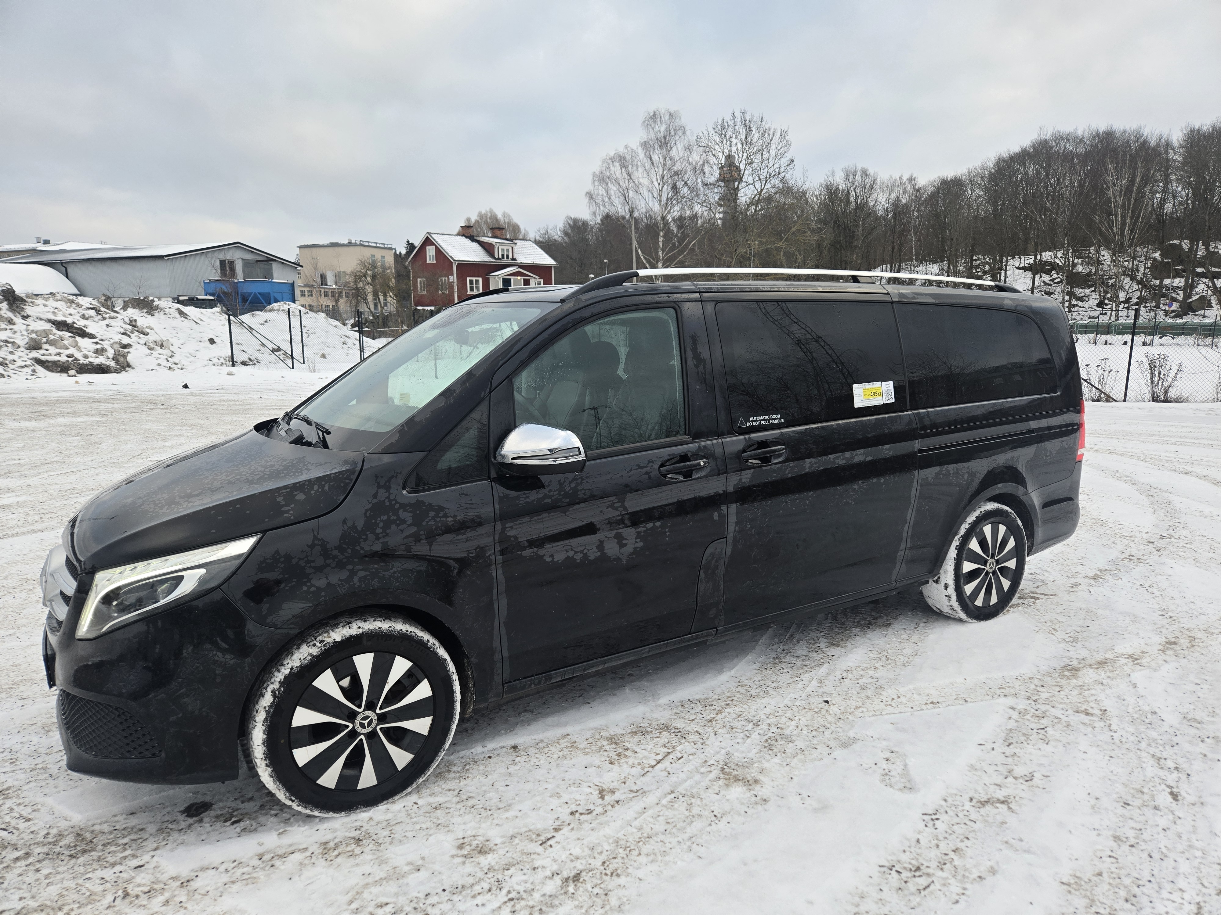 Mb v-klass med 8 platser inkl förare