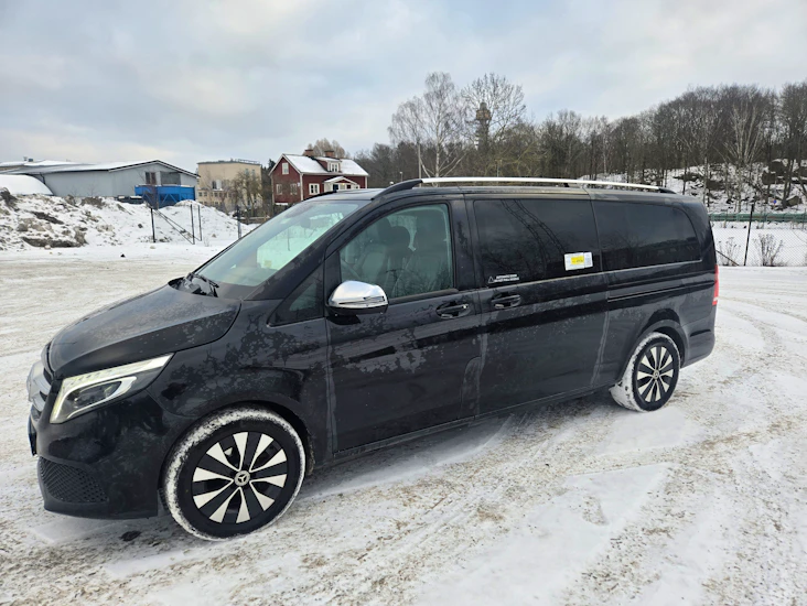 Mb v-klass med 8 platser inkl förare