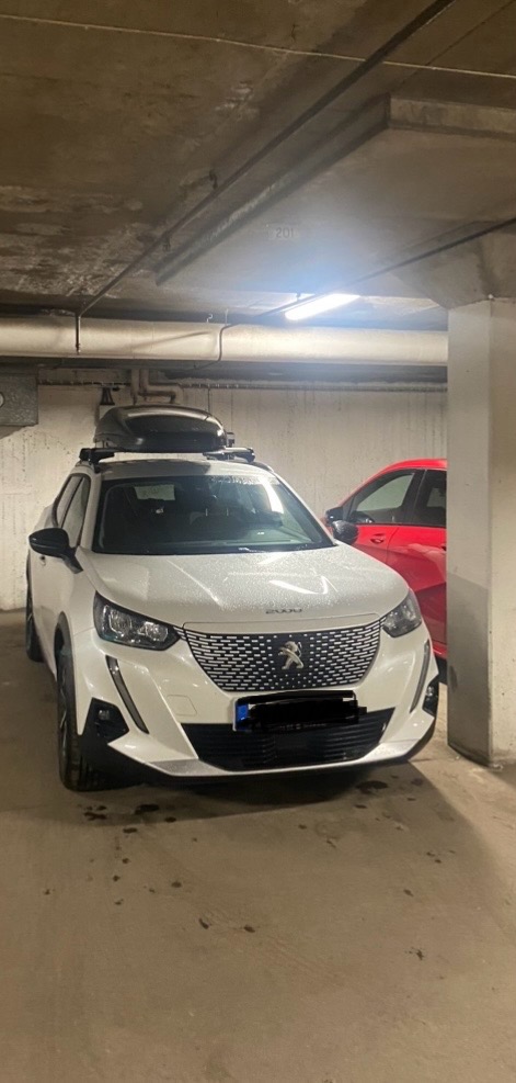 Modernt garage  (långtidsuthyrning)