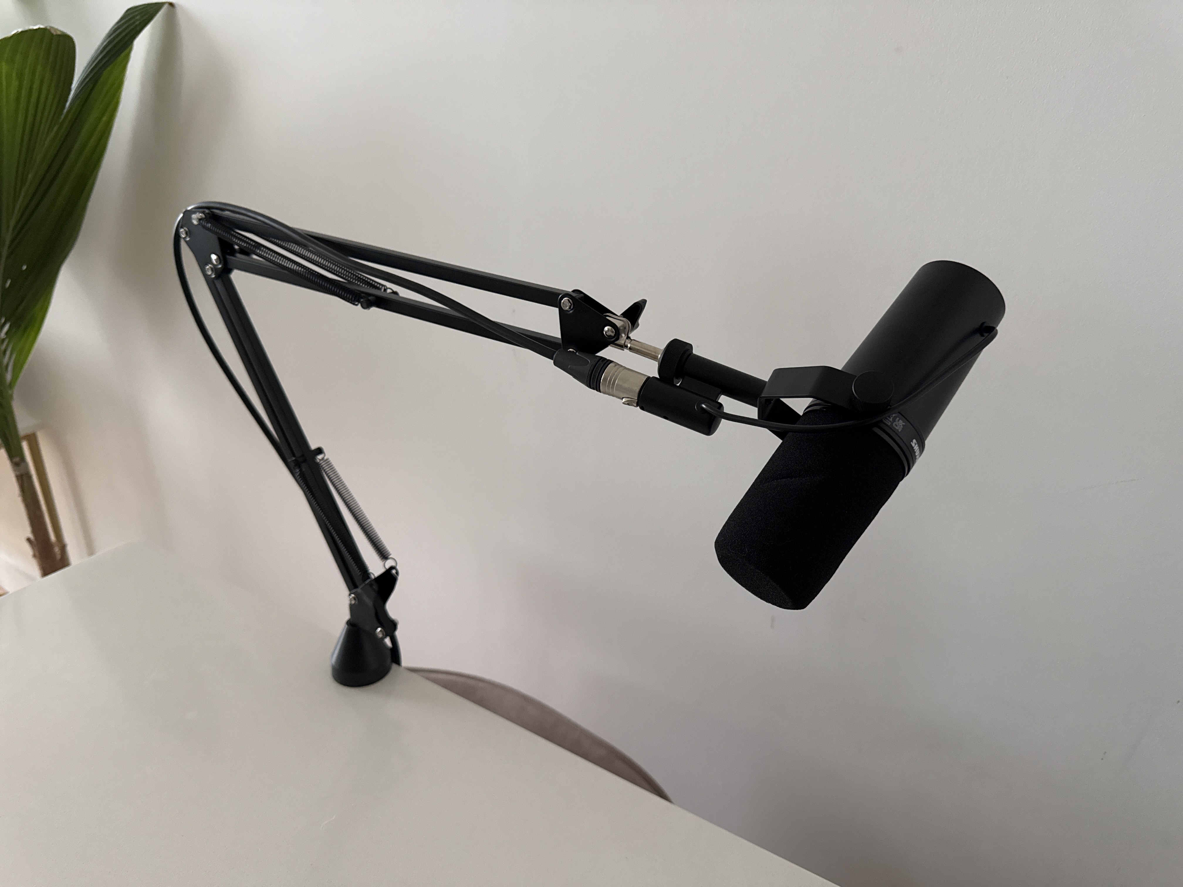 Shure sm7db podcast mic built-in preamp with boom arm and xlr cable 