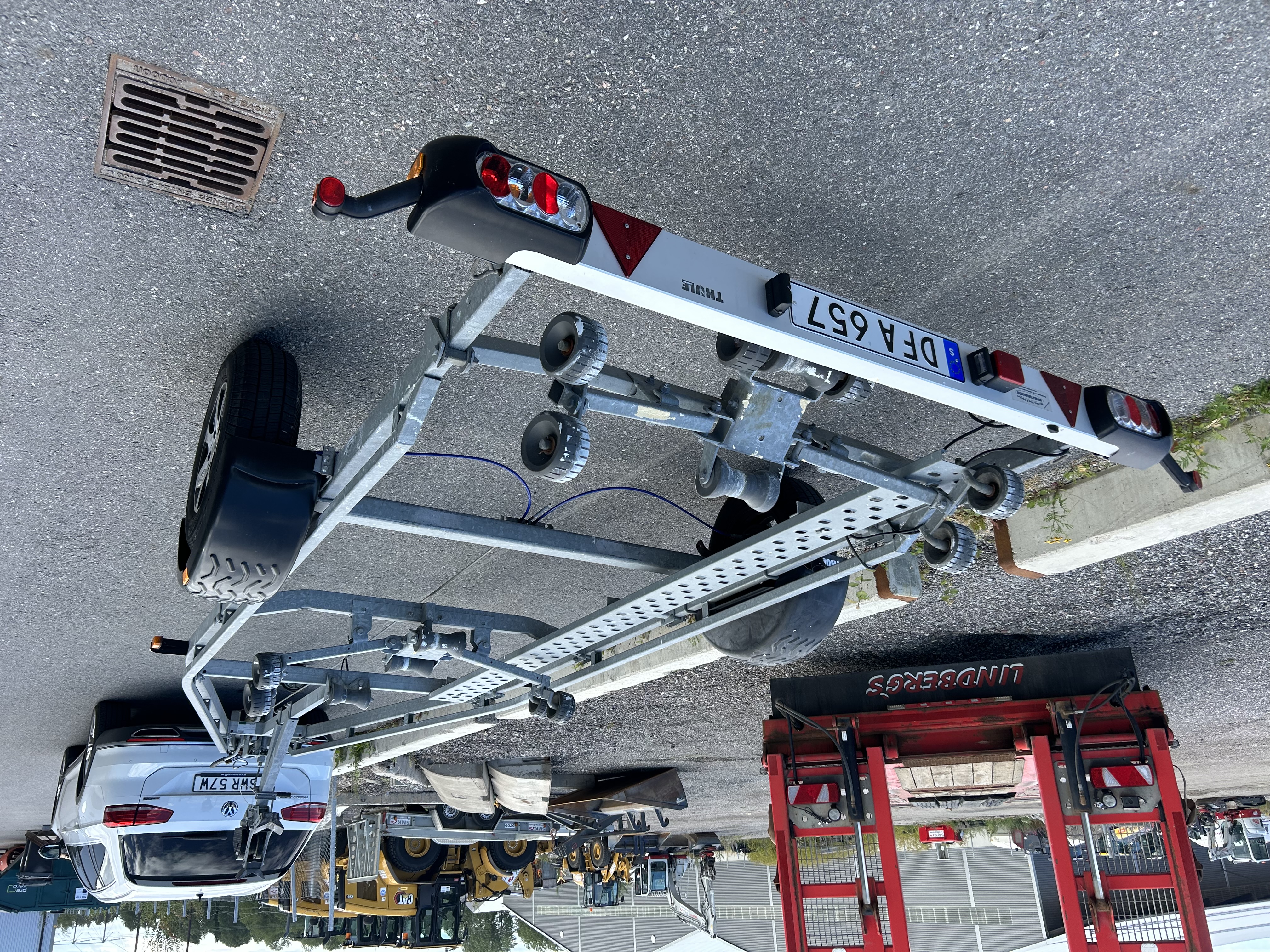 Thule 1500kg båttrailer lastar båtar upp till 6,6m samt 1100kg