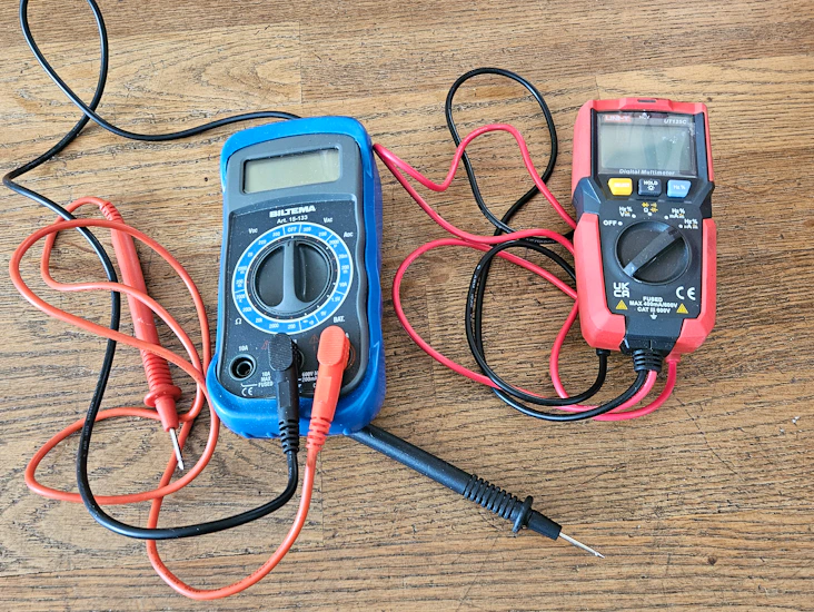 Komplett paket med eltest- och felsökningsverktyg – perfekt för dig som jobbar med bilens elsystem, elfel eller vill dra kablar och göra kontroller.