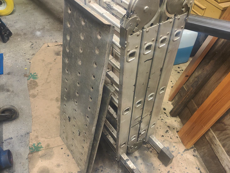 Monitoimitikas seisontatasoilla