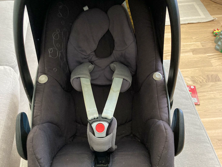 Babyskydd uthyres 0-13 kg