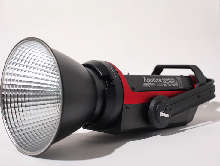 Aputure ls 300d mark ii – powerful led light with light dome ii