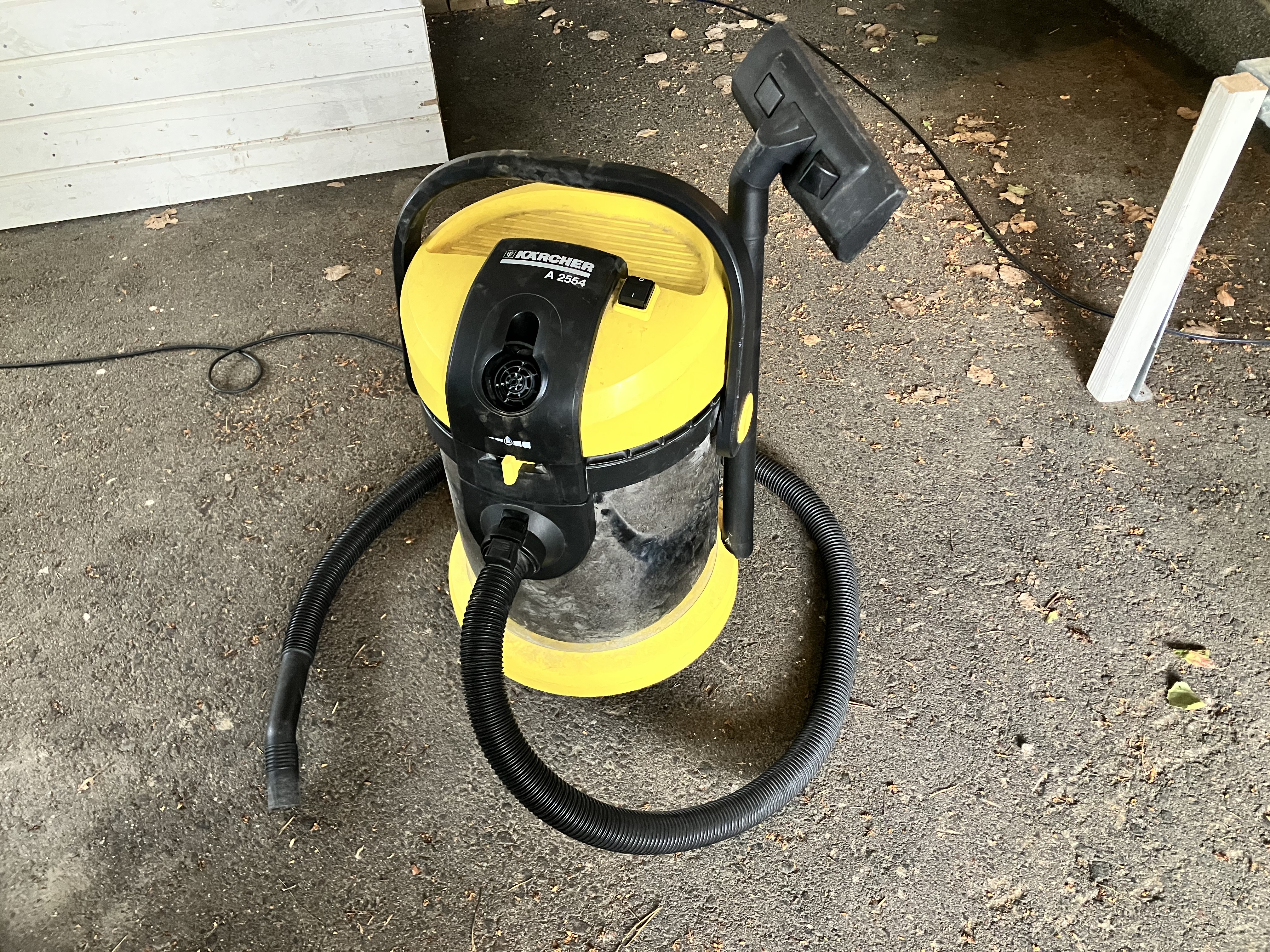 Kärcher a 2554 me järeä remontti- ja märkäimuri (25 l)