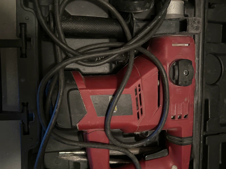 Kraftfull borrhammare med bilningsfunktion