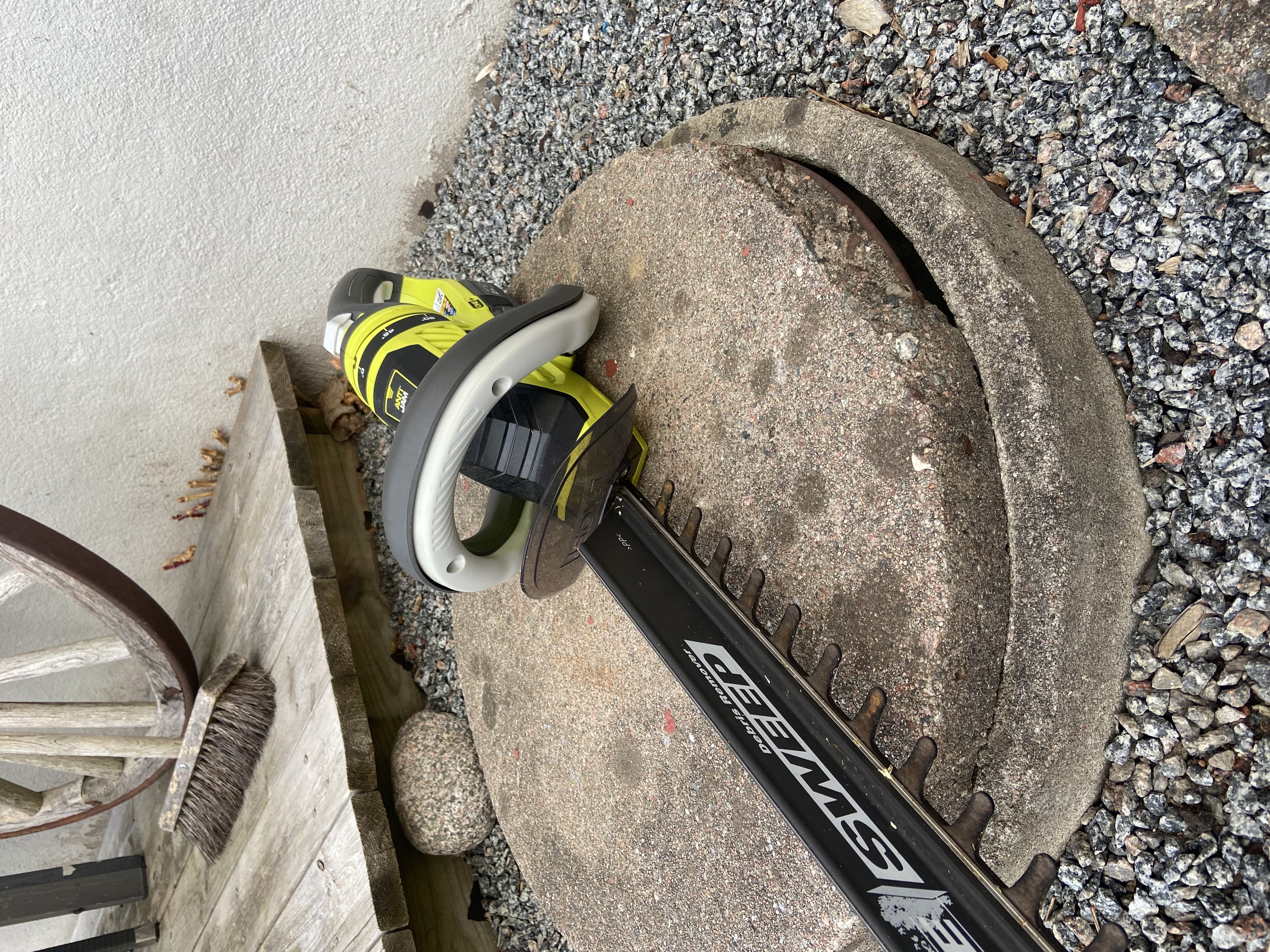 Batteridriven häcksax, ryobi