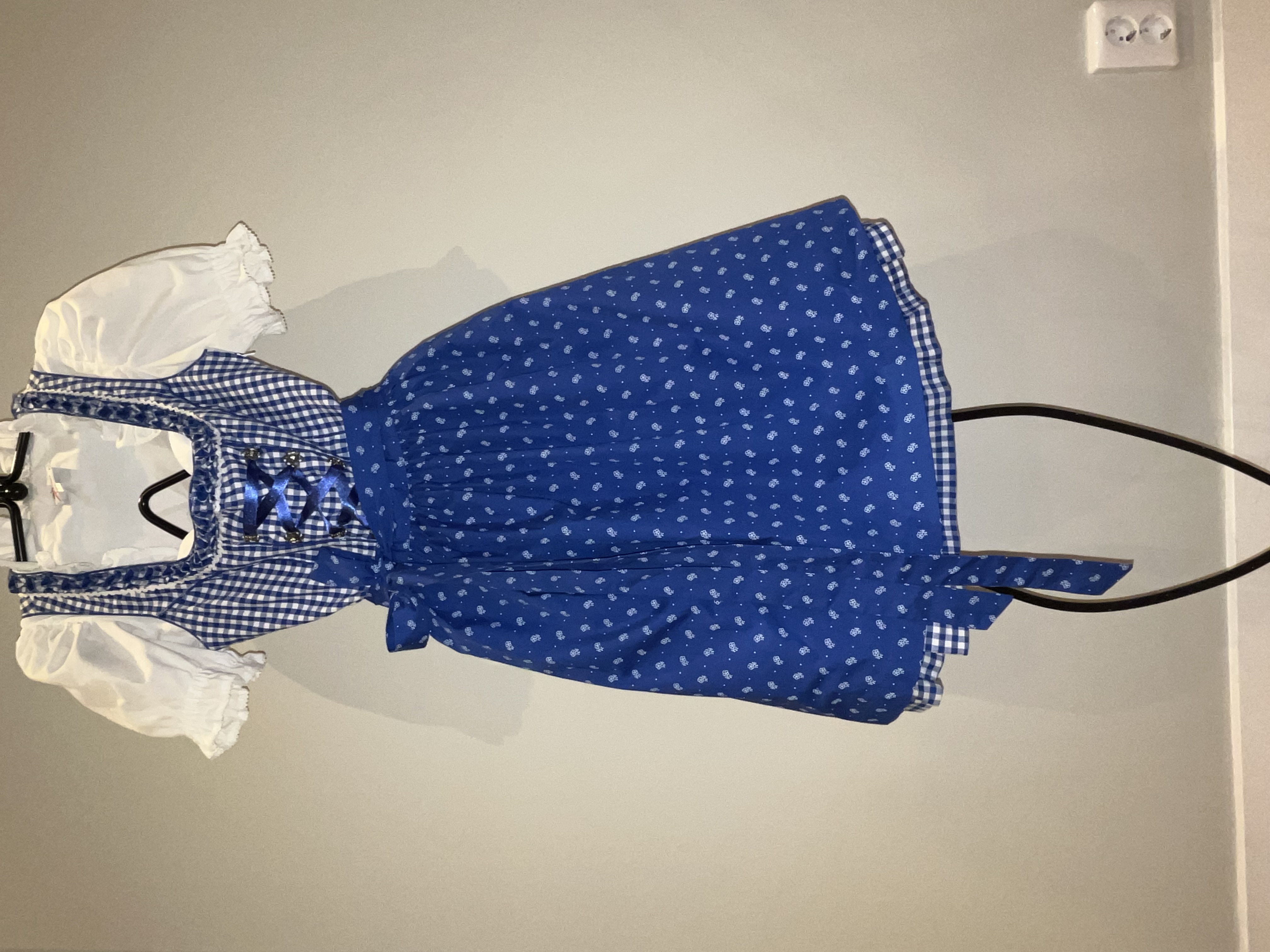 Dirndl storlek 36 blå- och vitrutig