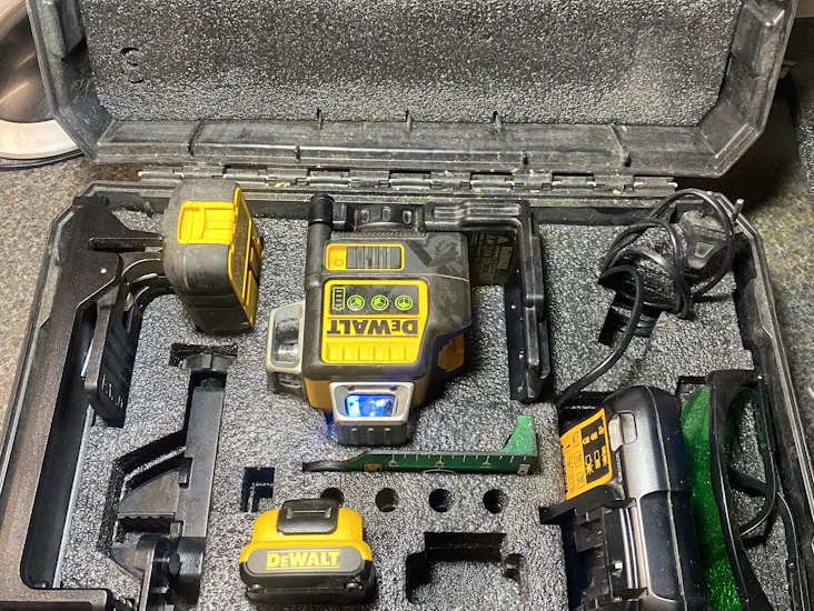 Dewalt krysslaser