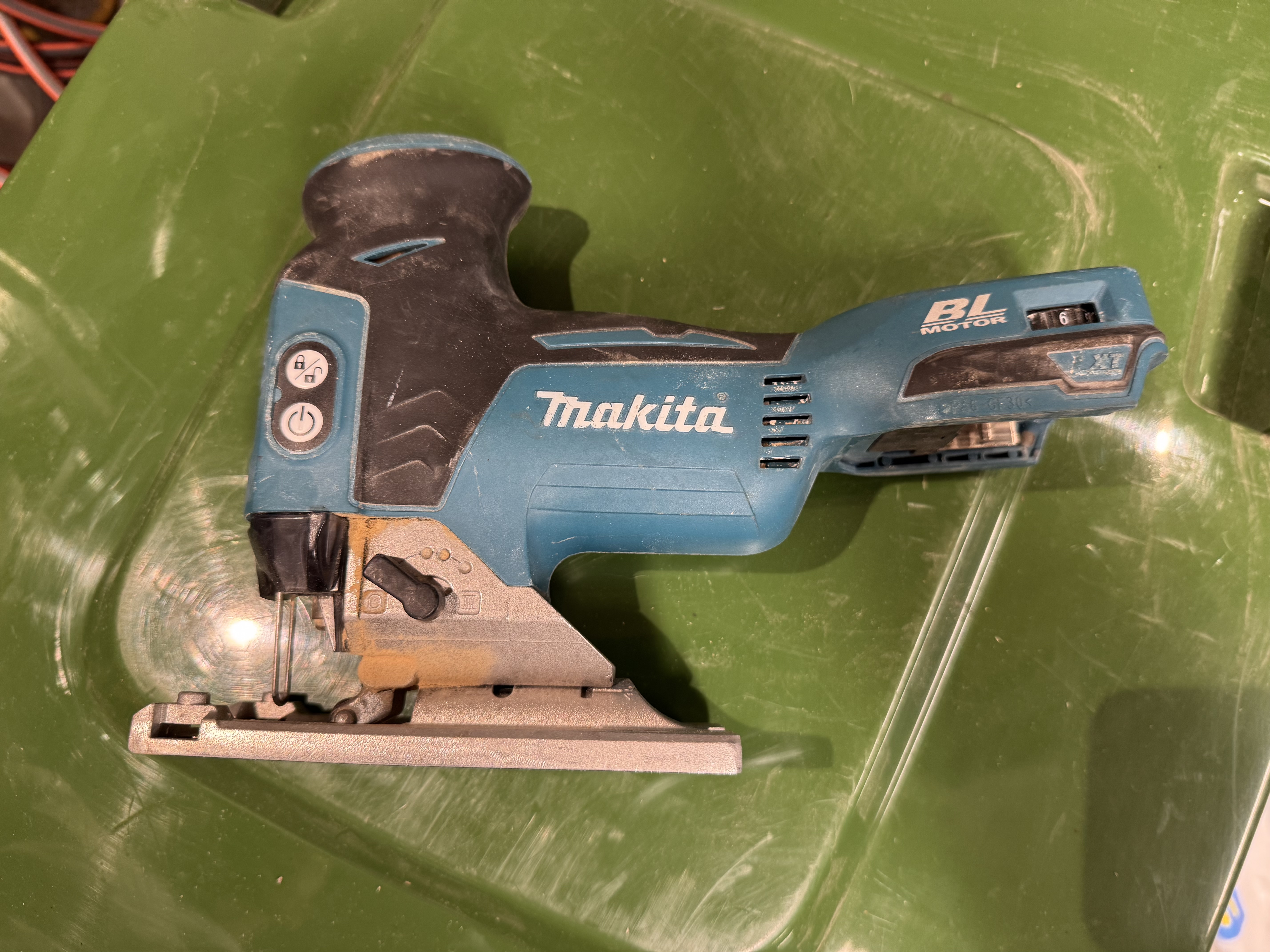 Makita batteridrevet stikksag