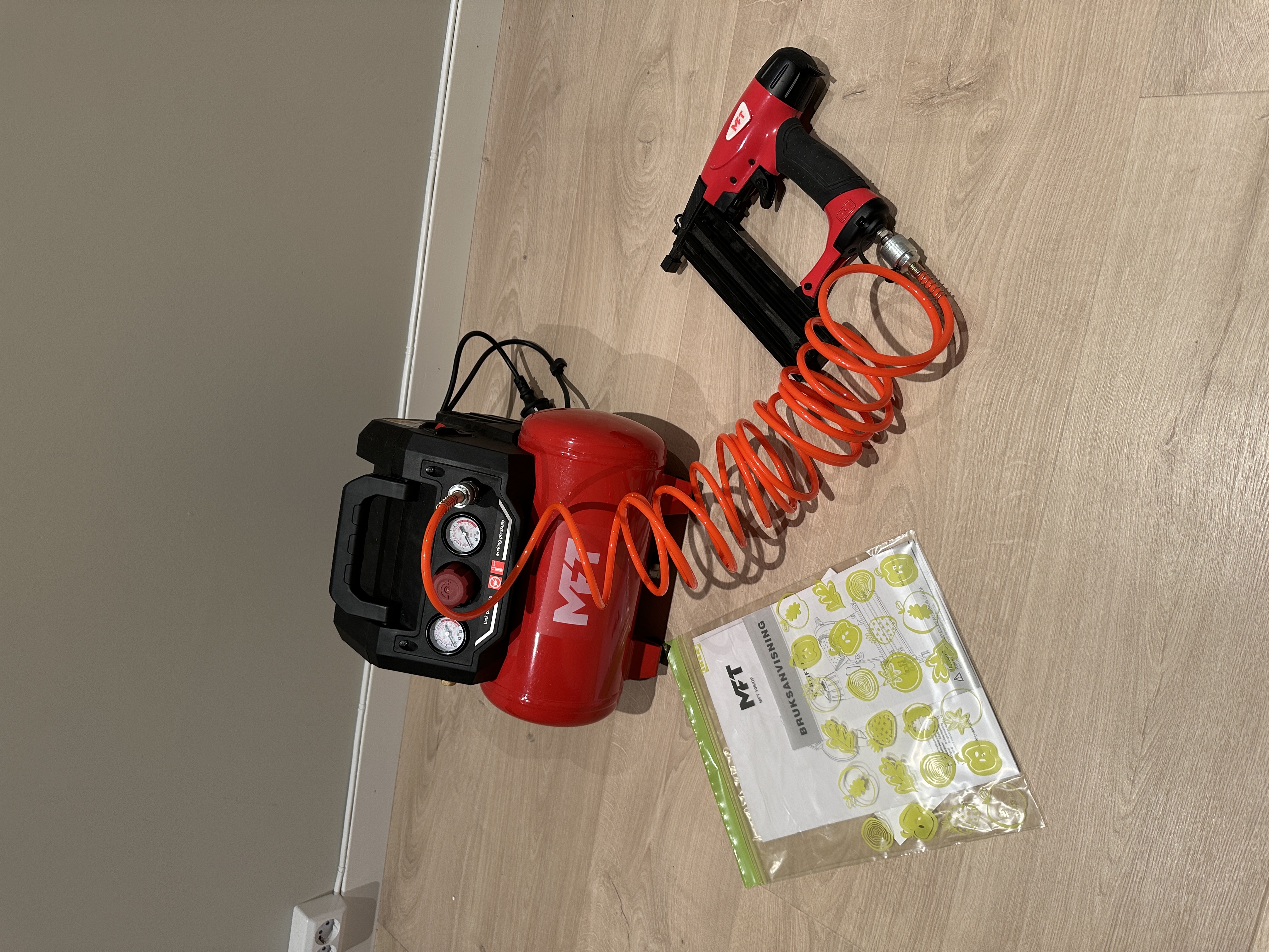 Dykkertpistol for listverk og mindre snekkerarbeid