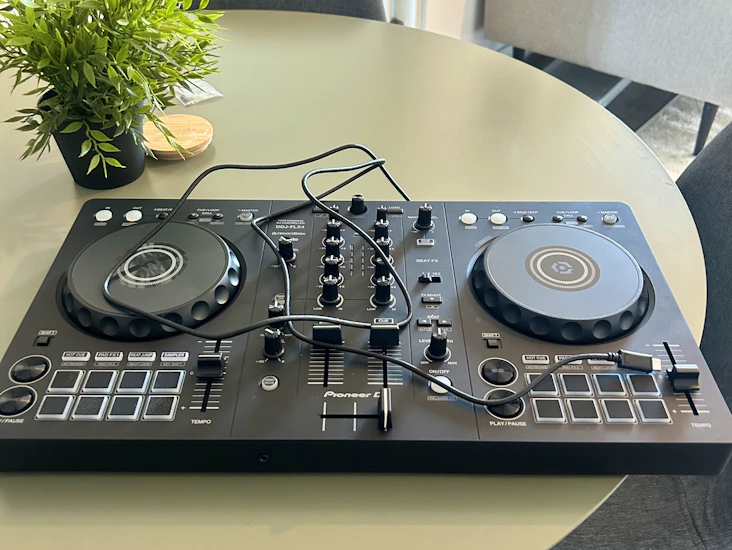 Easy to use dj controller pioneer ddj flx4