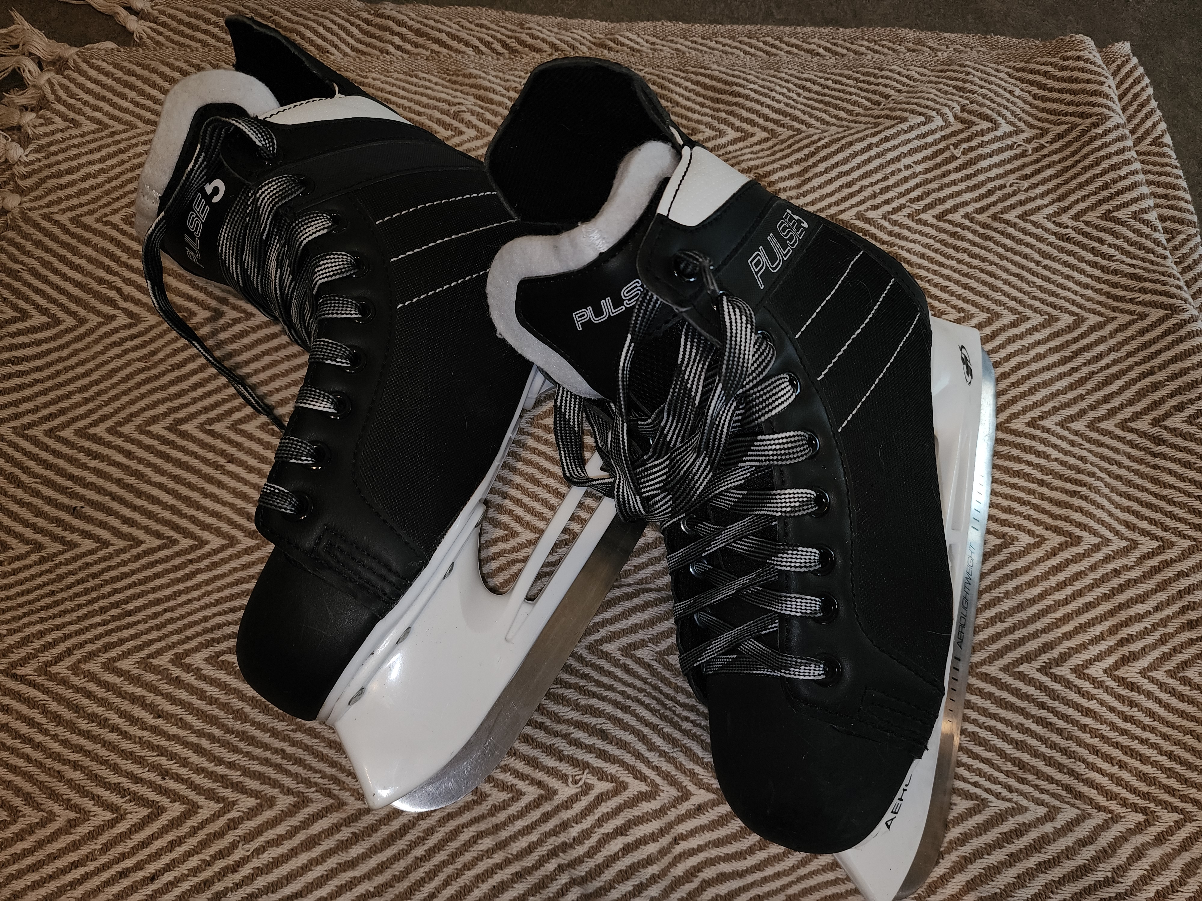 Skridskor pulse storlek 37