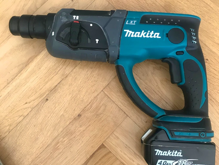 Kombihammare dhr202 makita med sds-plus borr