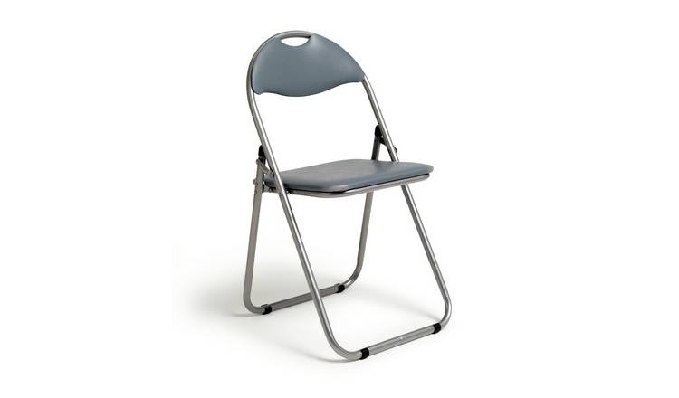 4x folding chairs 