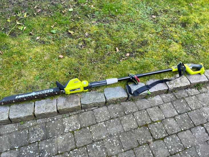 Häcksax för höga häckar