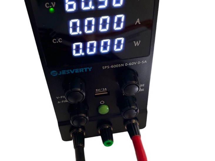 Säädettävä virtalähde 0-60v 0-5a