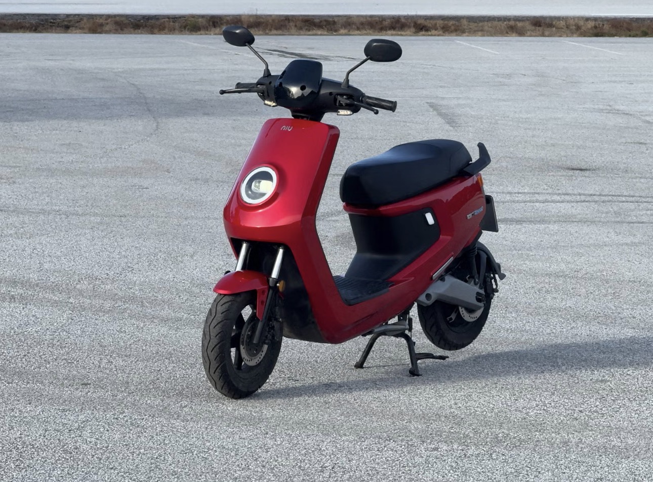 Rent a cool niu mqi+ electric moped in bergen city center!