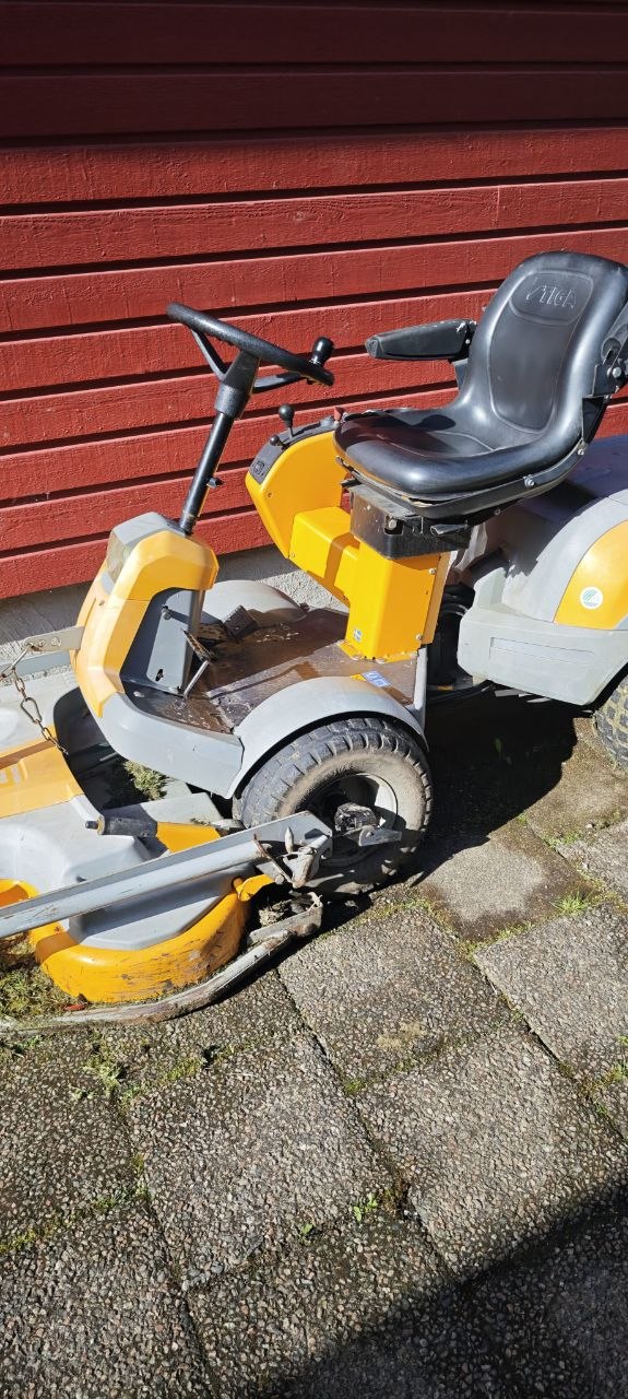 Frontklippare / åkgräsklippare park pro svan 4wd