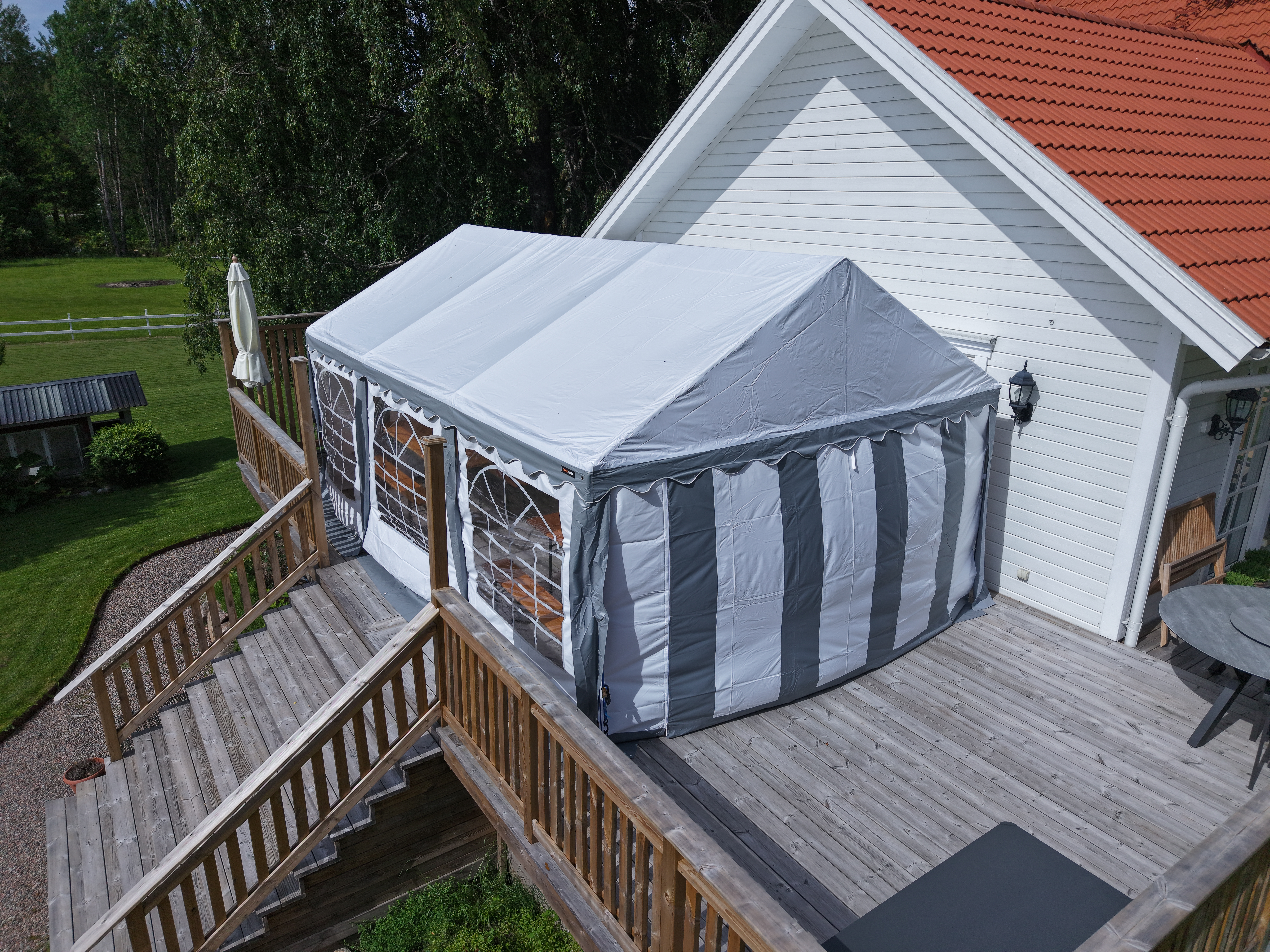 Partytält 4x6m – perfekt för fester, bröllop & events! 