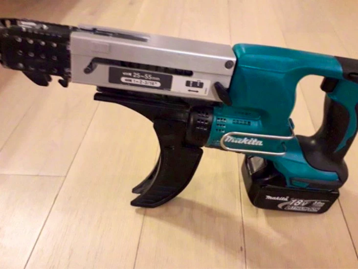 Skruvautomat makita 18v batteri