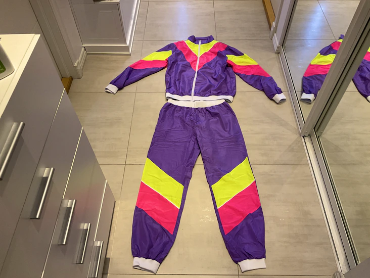 Skikkelig kul 70/80talls dress. perfekt for afterski eller andre happenings.