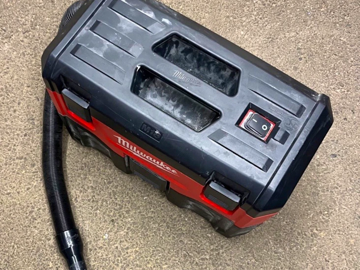 Batteridriven grovdammsugare milwaukee