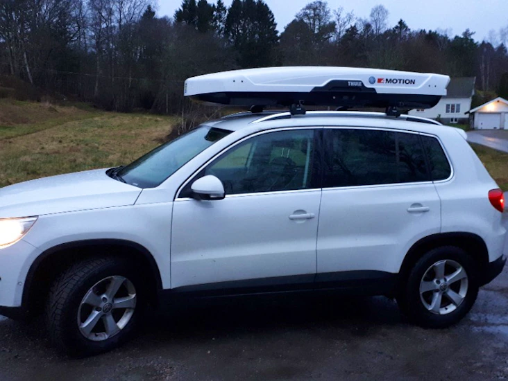 Takbox/skidbox uthyres med takräcke