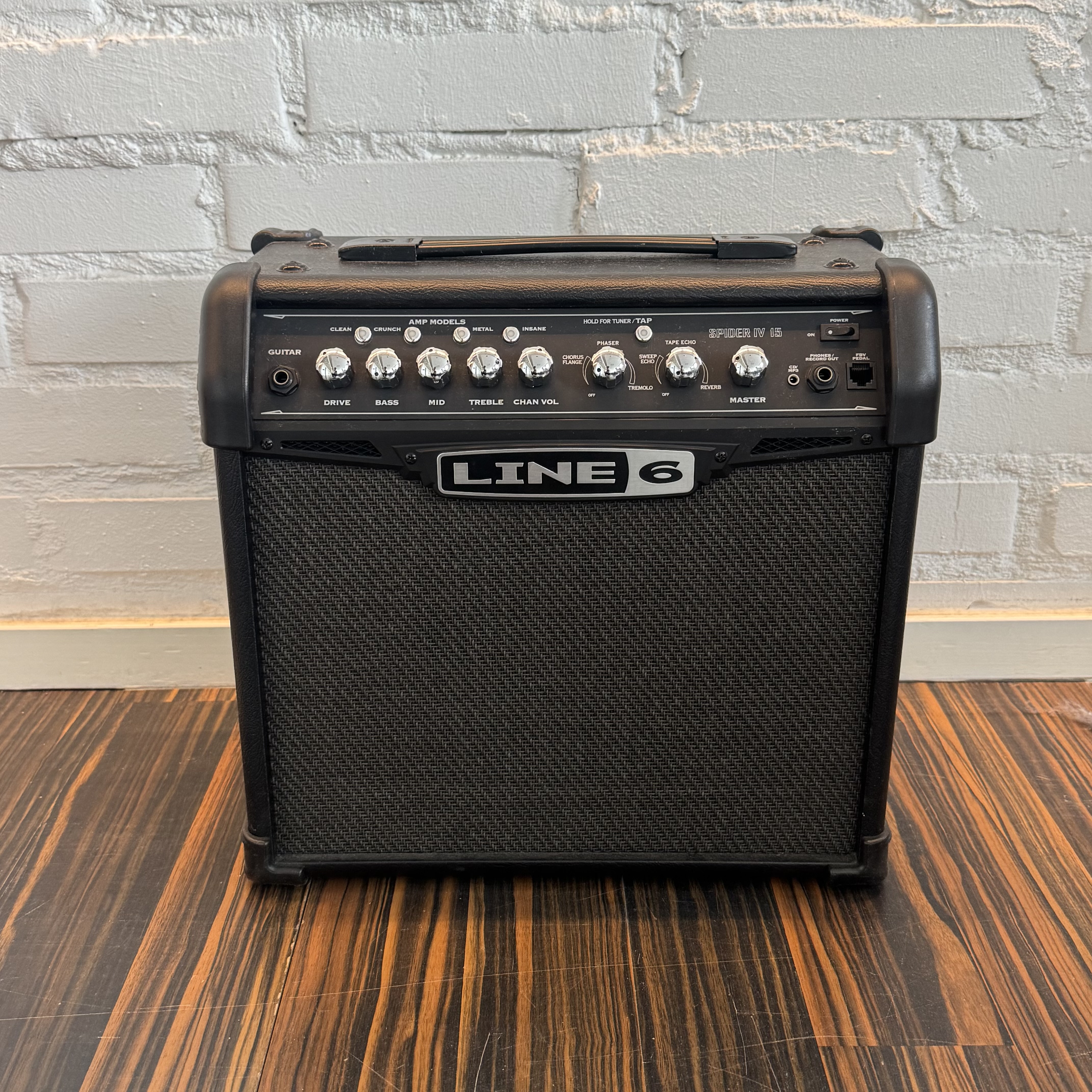 Smidig gitarrförstärkare line 6