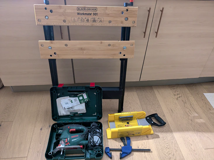 Jigsaw and a sawing bundle