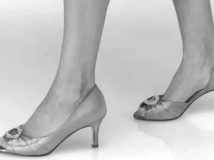 Benjamin walk touch ups ivanna white satin stiletto heel pumps 7m